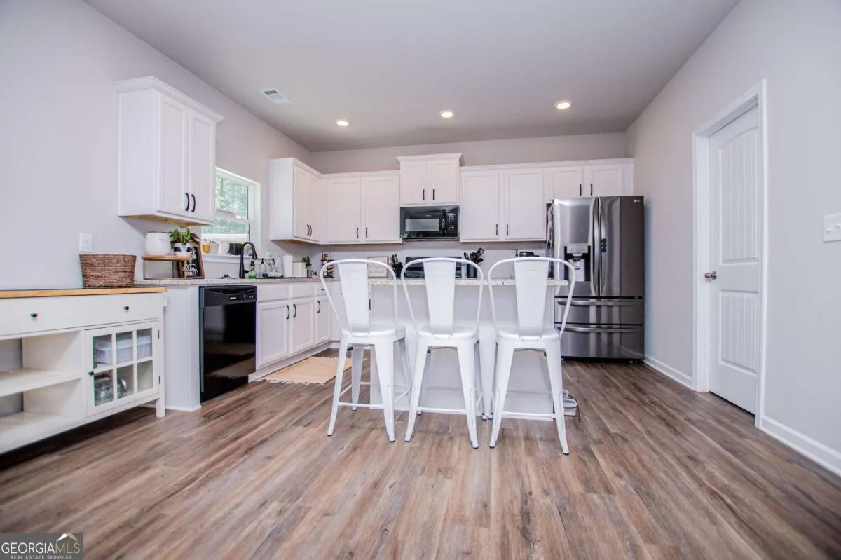 512 Silver Leaf Pkwy — photo 3 of 47