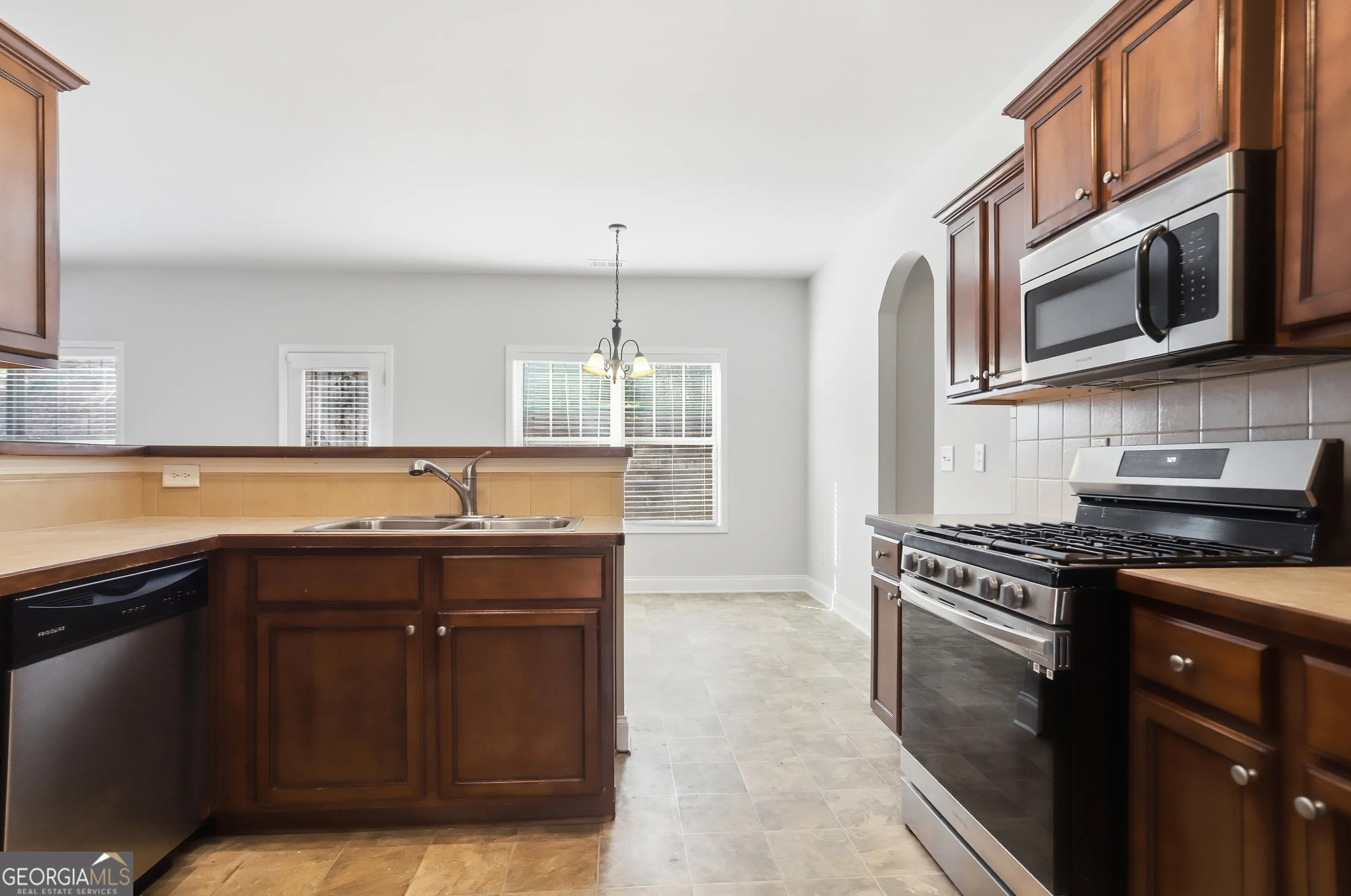 62 Cleburne Pl — photo 7 of 44