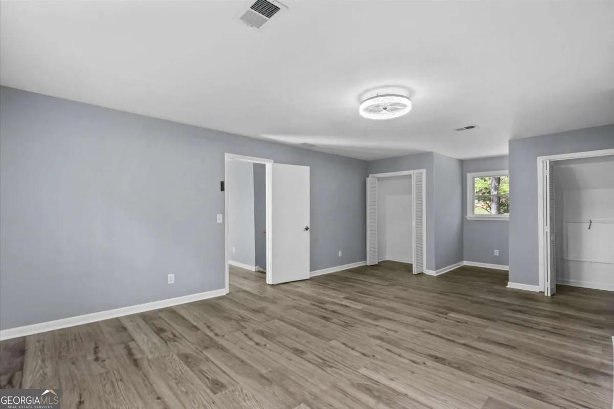 4089 Hickory Nut Dr — photo 16 of 33