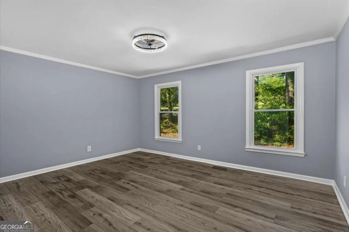 4089 Hickory Nut Dr — photo 12 of 33