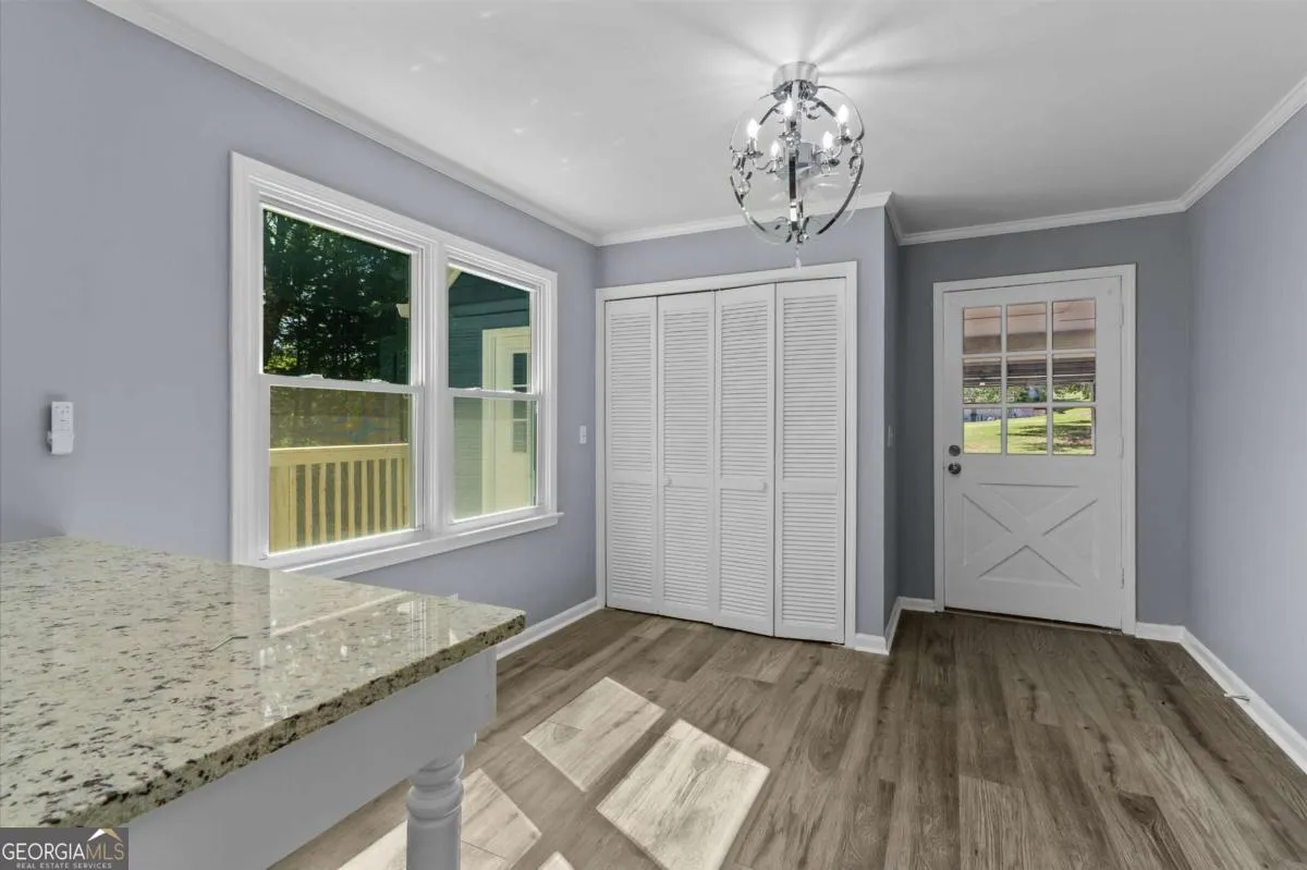 4089 Hickory Nut Dr — photo 11 of 33