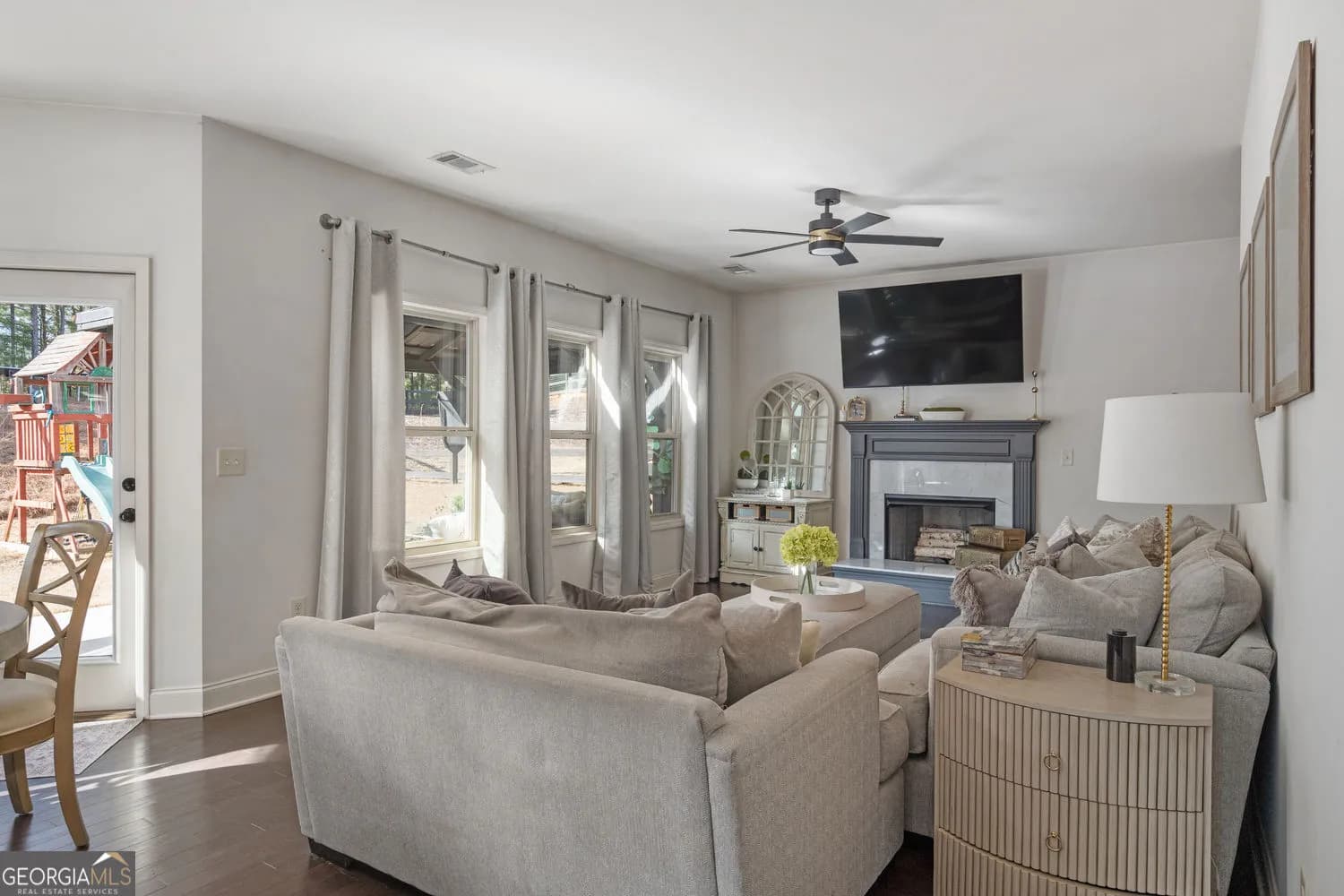 355 Fieldstone Ln — photo 4 of 25