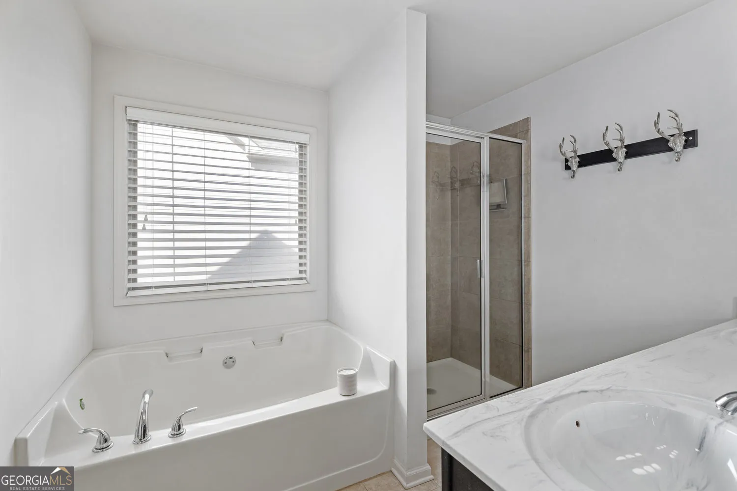 355 Fieldstone Ln — photo 11 of 25
