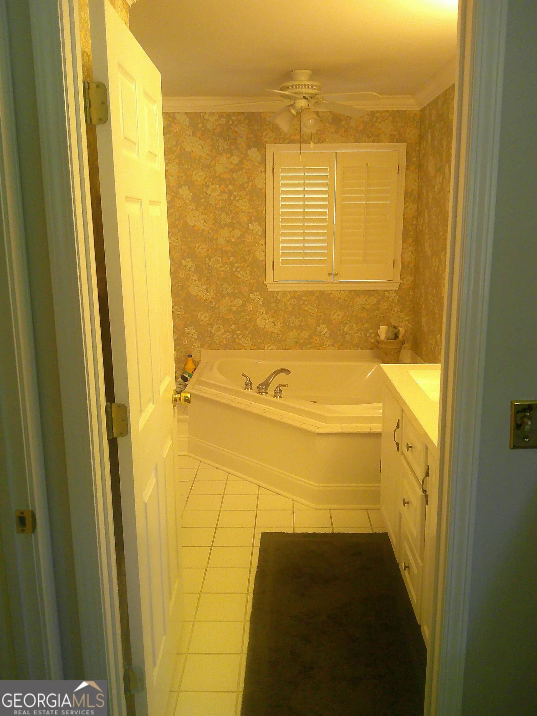 210 Greenwood Ln — photo 15 of 38