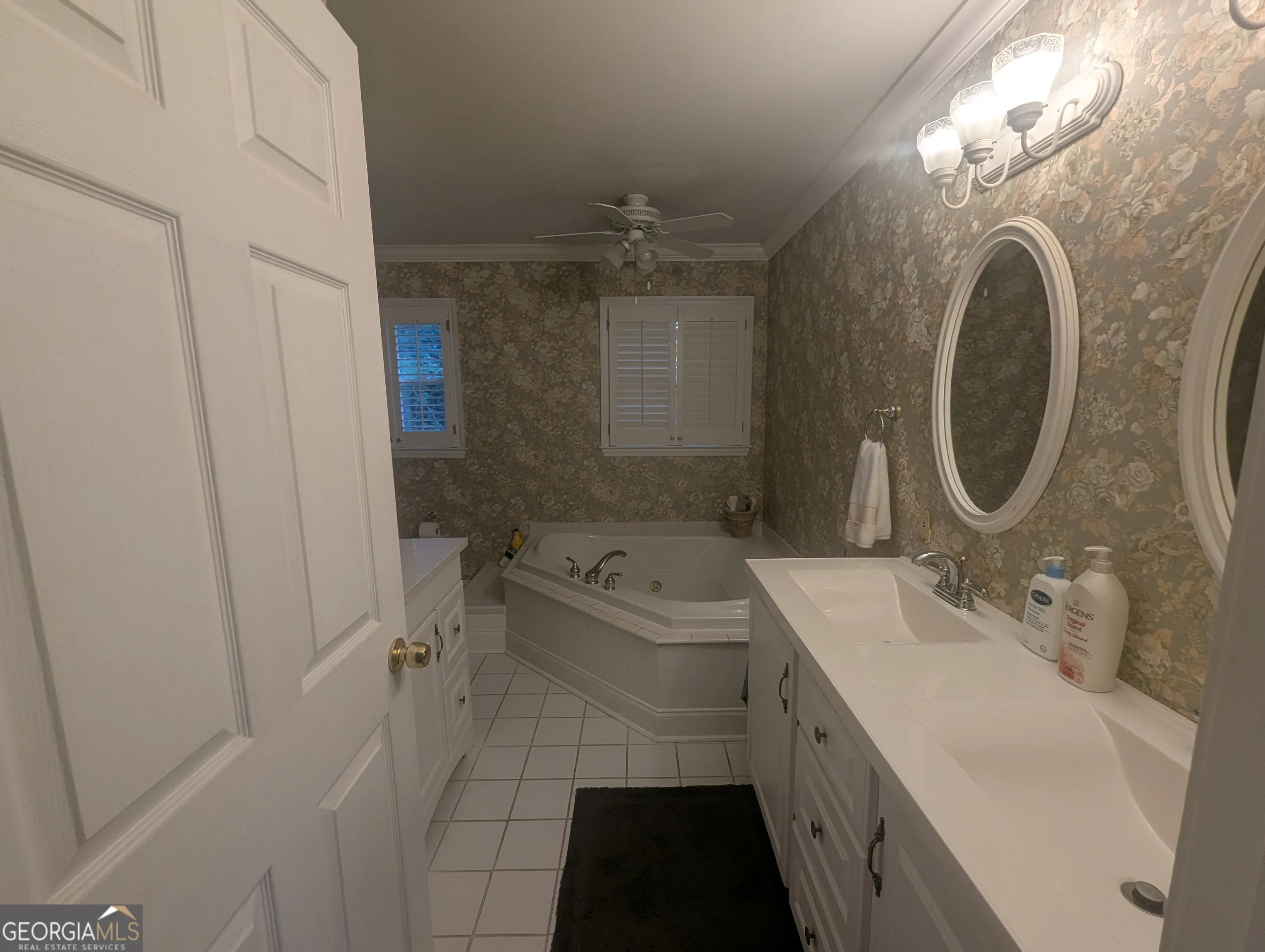 210 Greenwood Ln — photo 37 of 38