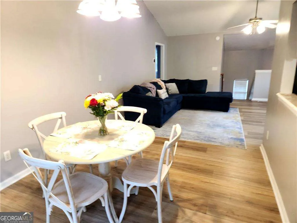 102 Ashbury Dr — photo 10 of 15