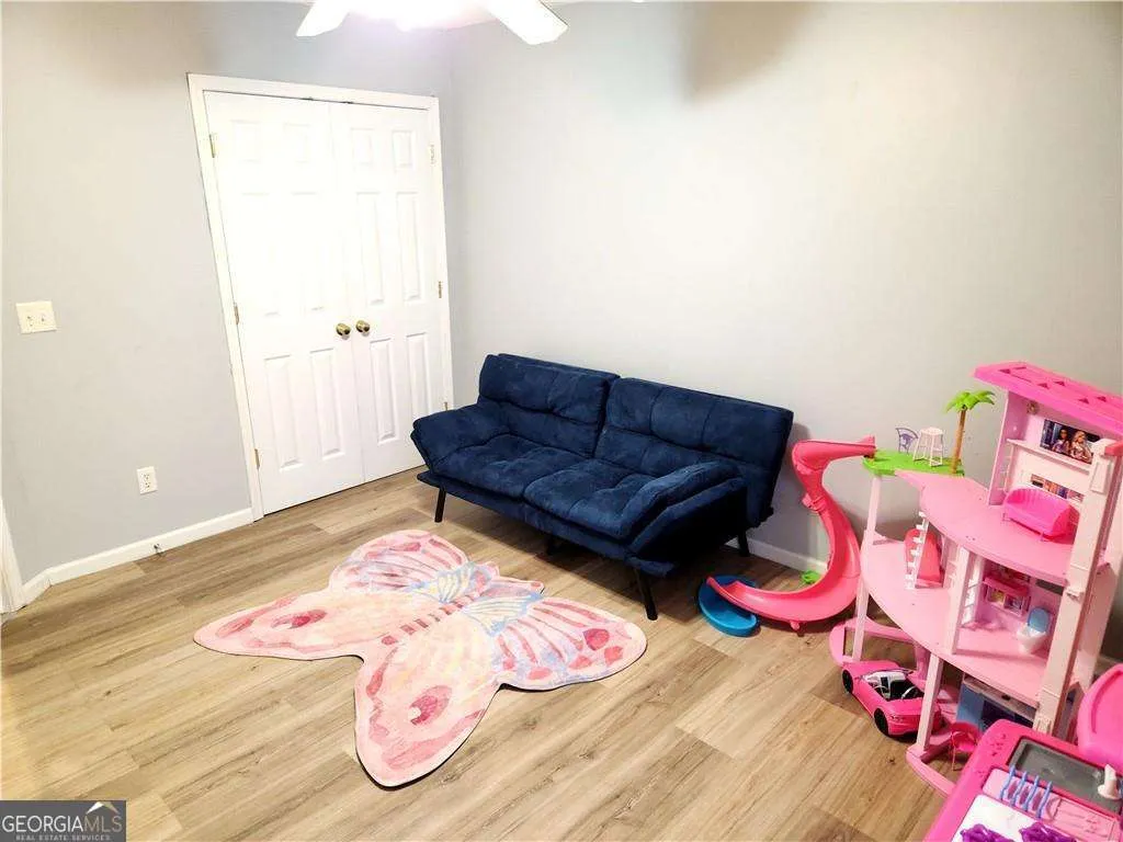 102 Ashbury Dr — photo 7 of 15