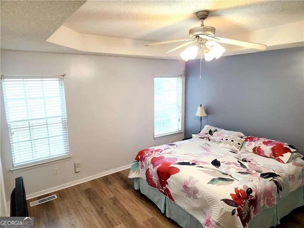 102 Ashbury Dr — photo 4 of 15