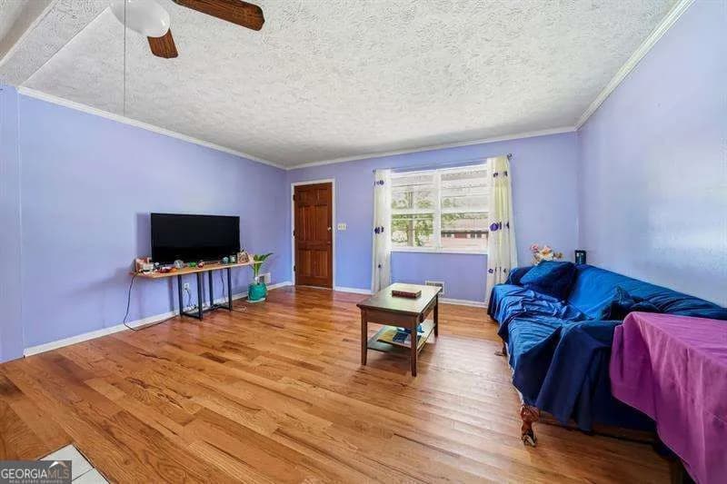1210 Topaz Ln — photo 3 of 27