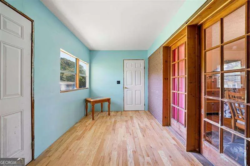 1210 Topaz Ln — photo 7 of 27