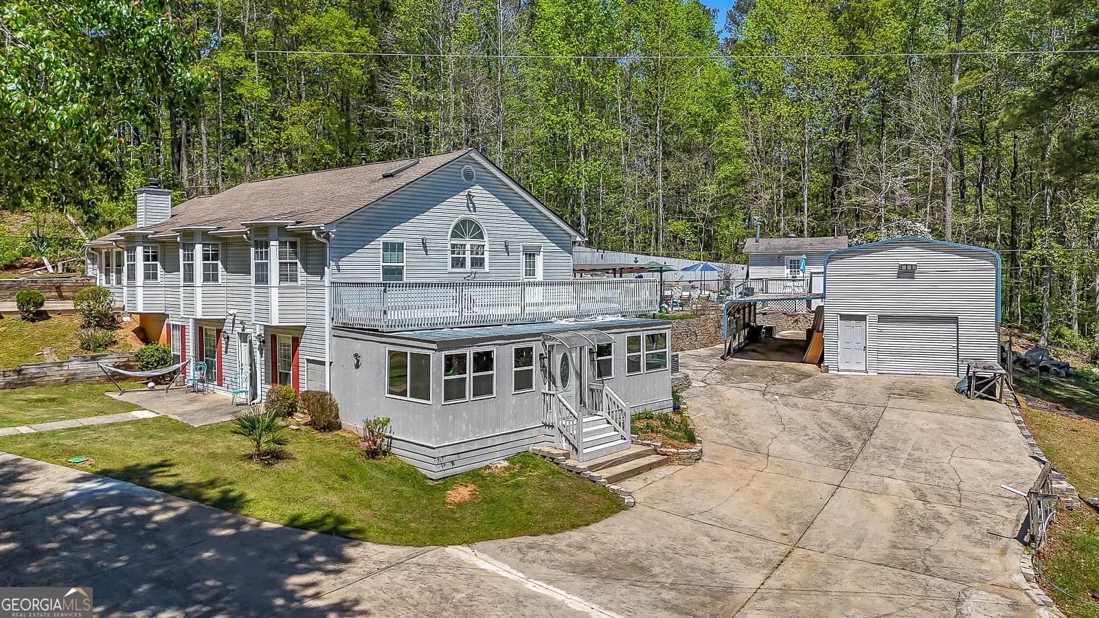 27 Hughes Rd — photo 13 of 66