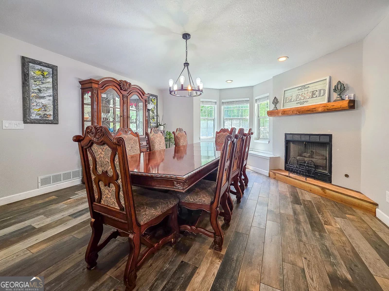 27 Hughes Rd — photo 3 of 66