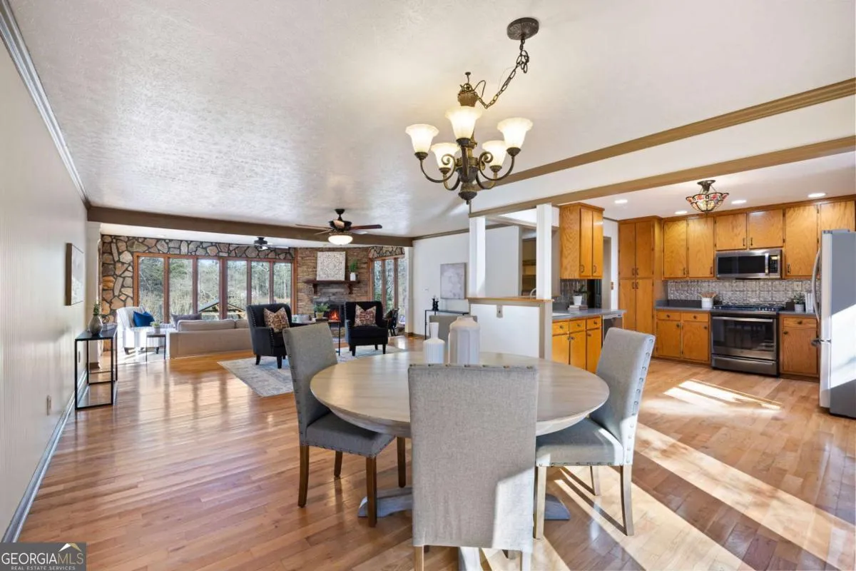 8277 Buchanan Hwy — photo 11 of 67