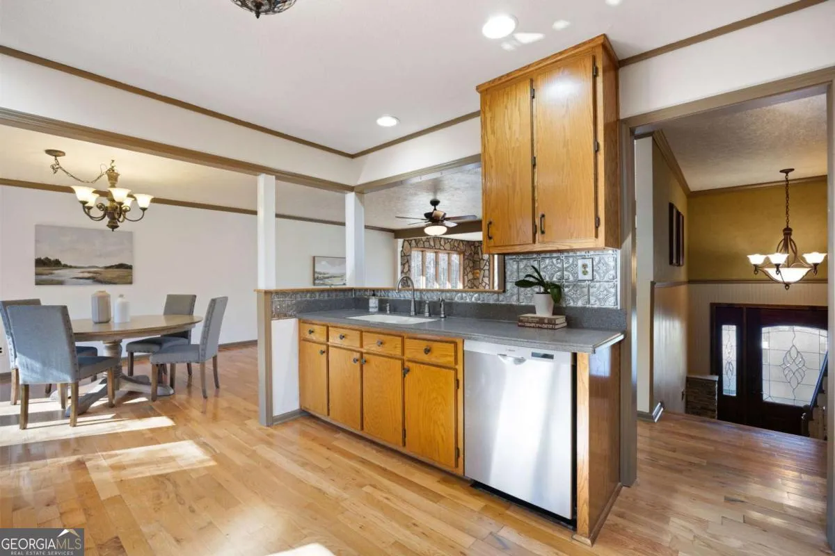 8277 Buchanan Hwy — photo 17 of 67