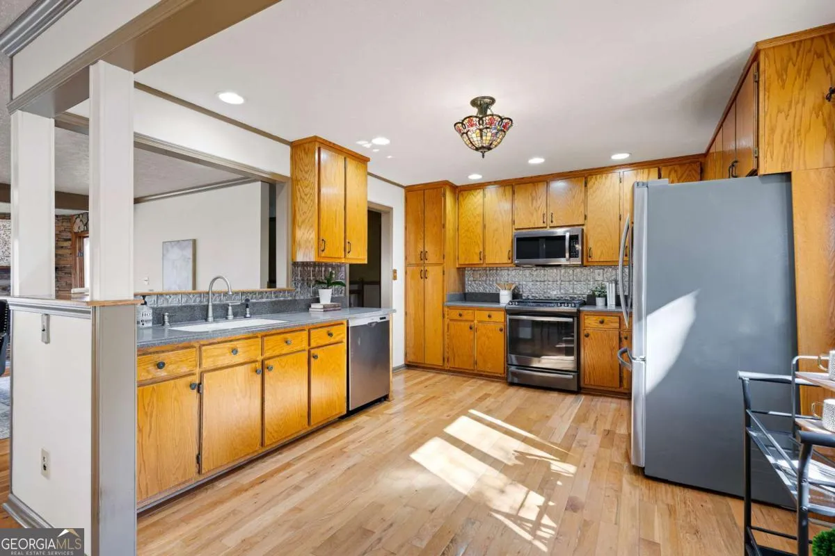 8277 Buchanan Hwy — photo 15 of 67