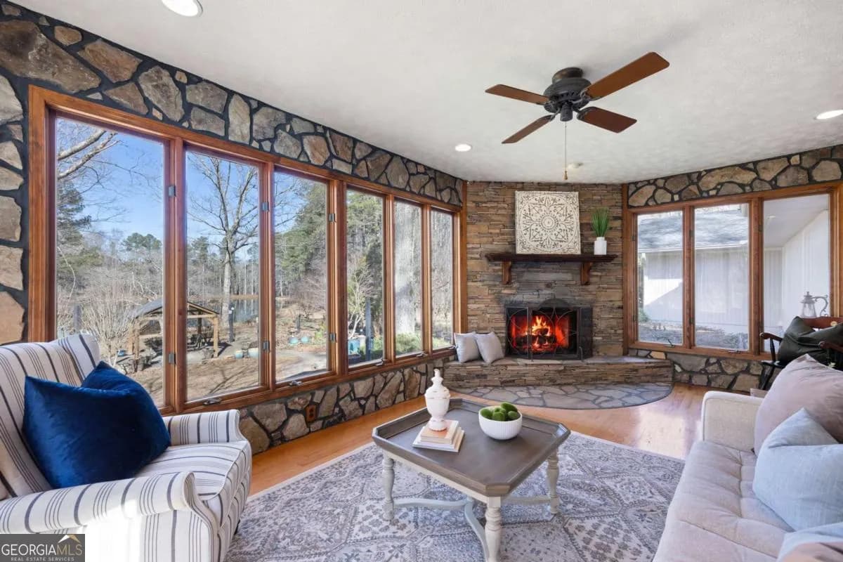 8277 Buchanan Hwy — photo 9 of 67