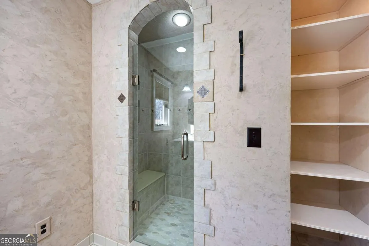 8277 Buchanan Hwy — photo 4 of 67