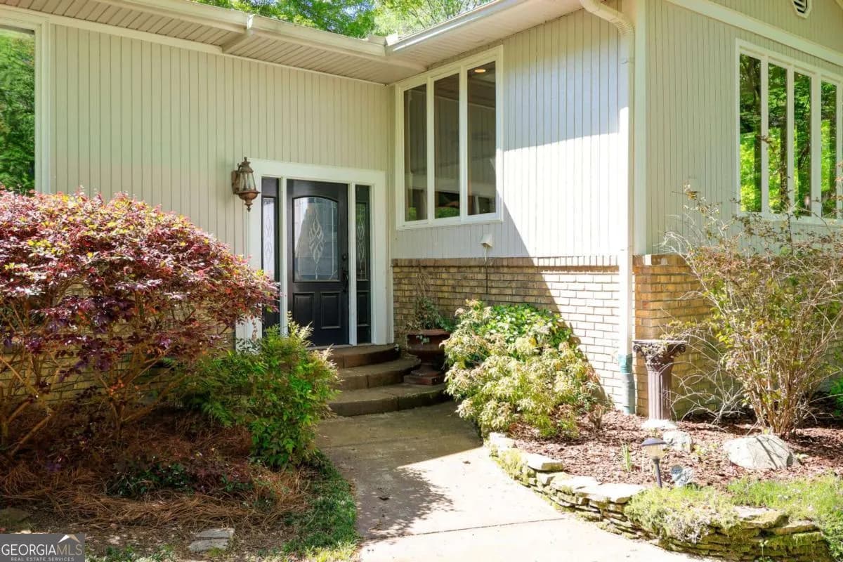 8277 Buchanan Hwy — photo 13 of 67
