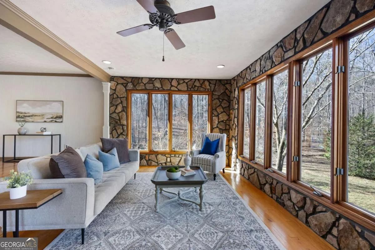 8277 Buchanan Hwy — photo 8 of 67