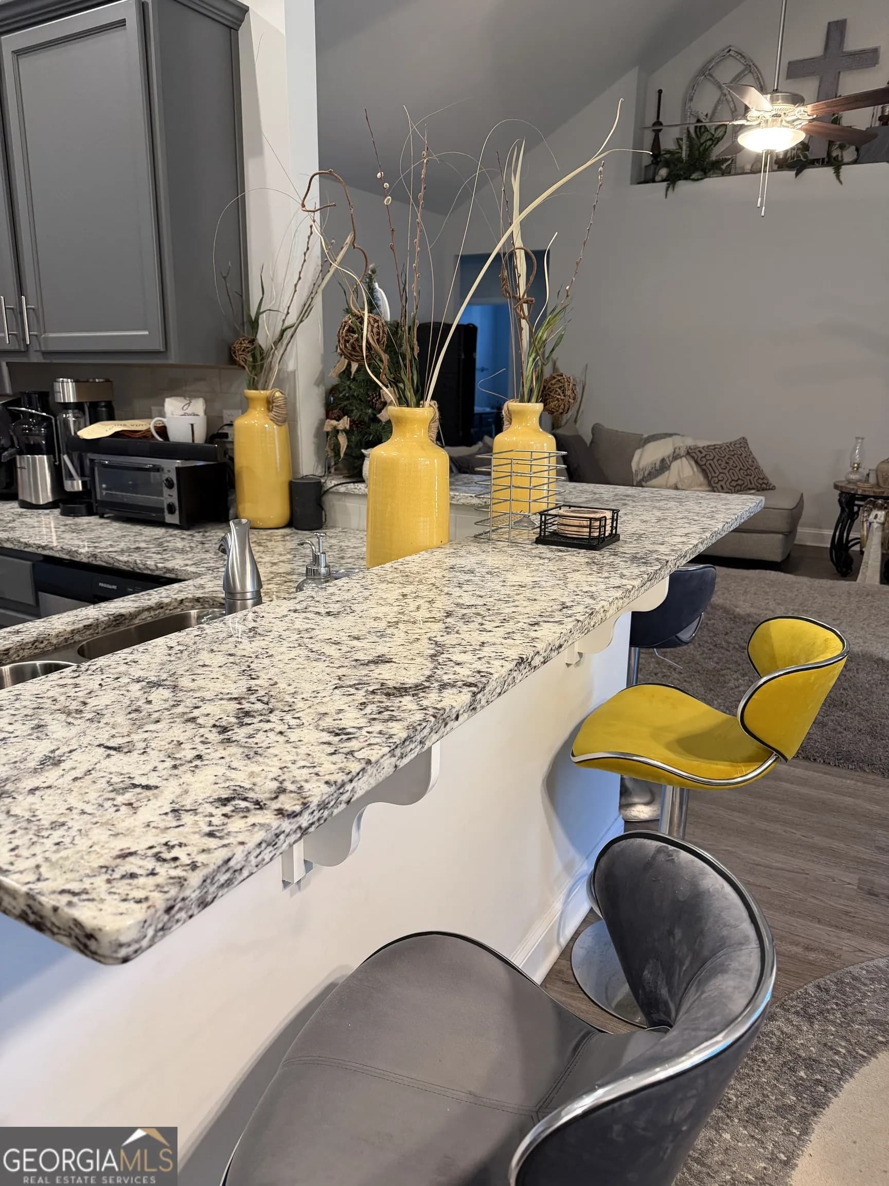 330 Surrey Ct — photo 10 of 15
