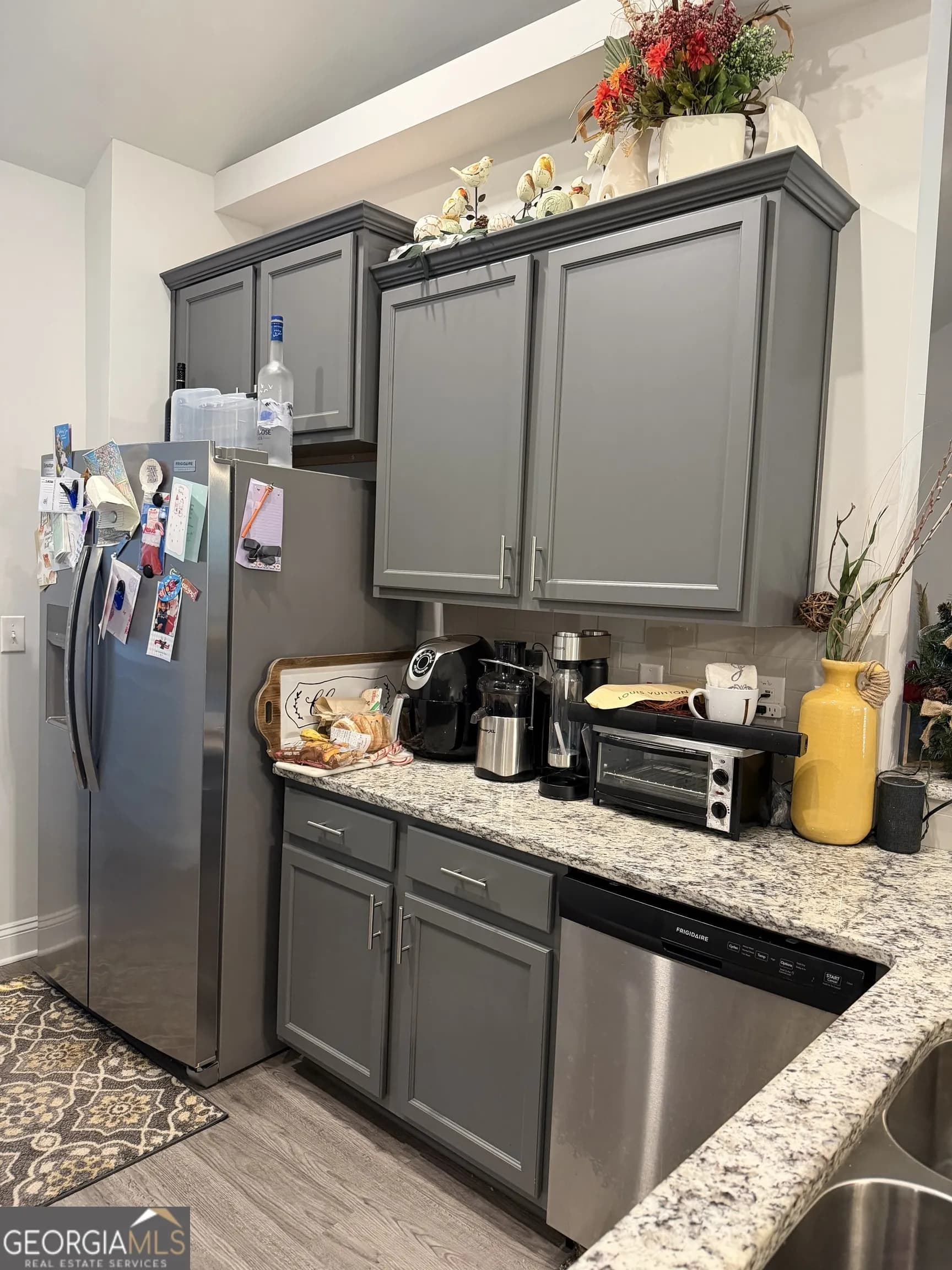 330 Surrey Ct — photo 5 of 15