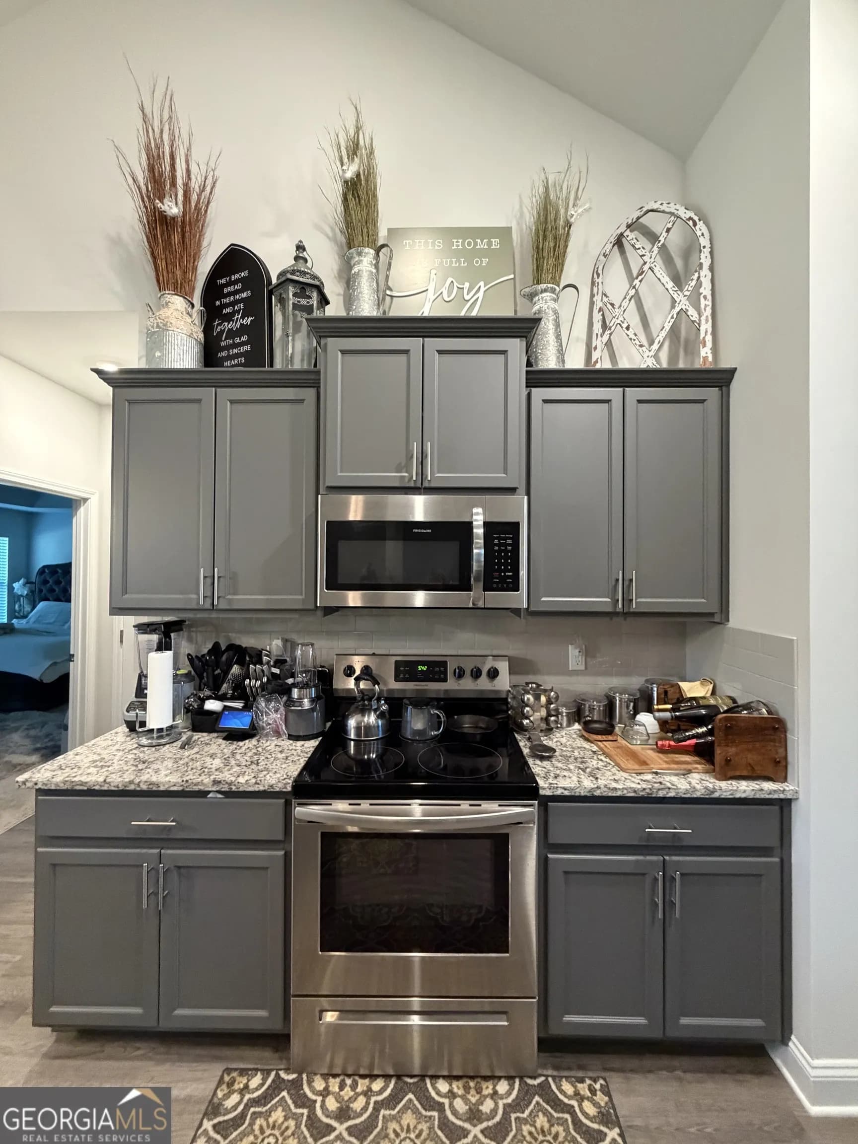 330 Surrey Ct — photo 4 of 15