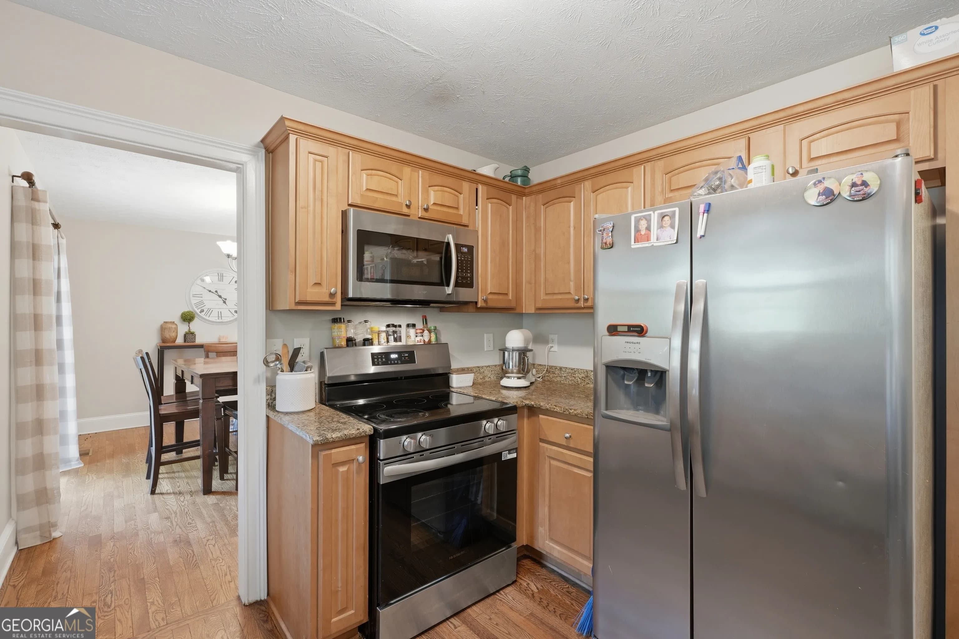 3187 Sweetbriar Dr — photo 4 of 36