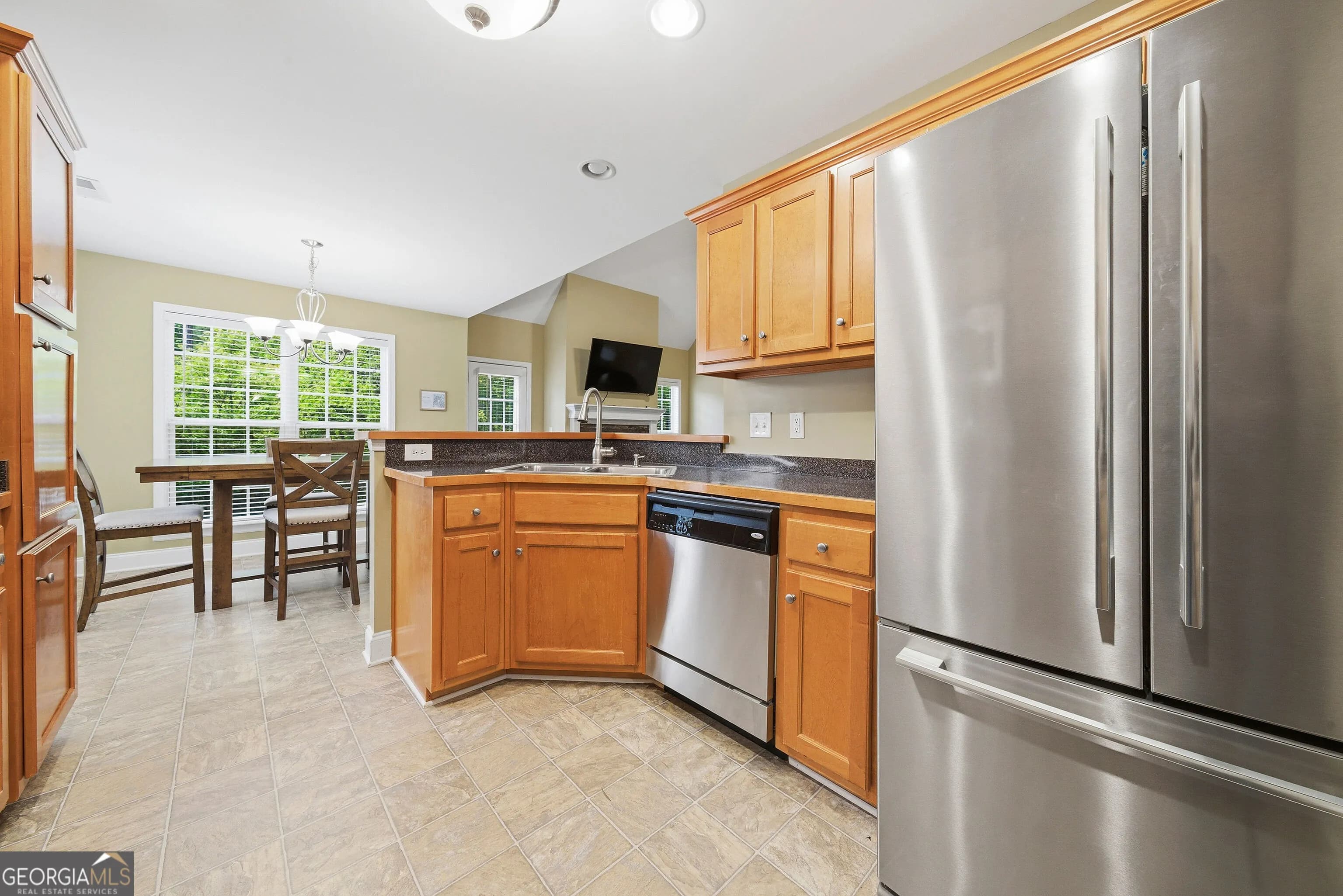 2270 Sharondale Dr — photo 5 of 29