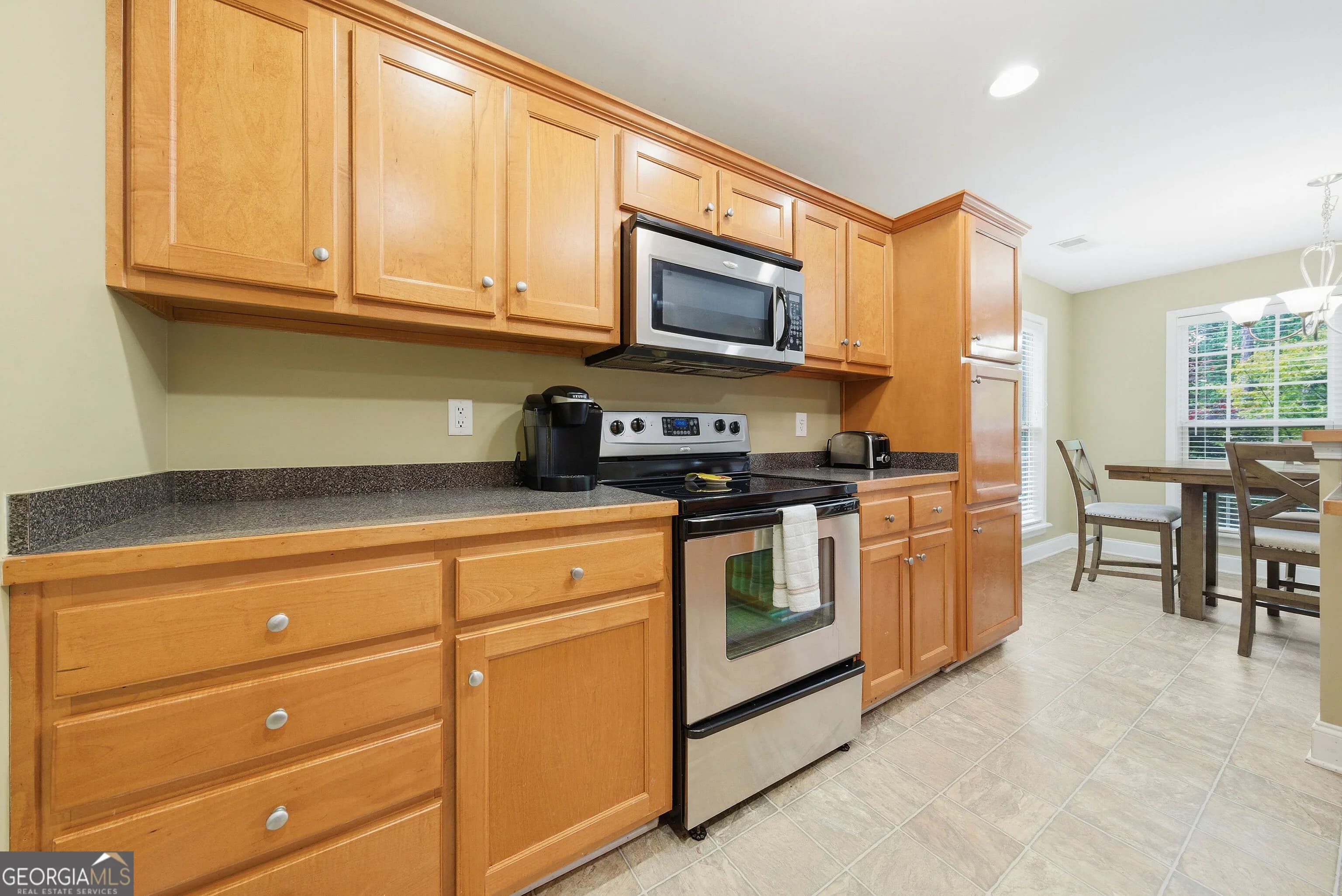 2270 Sharondale Dr — photo 4 of 29