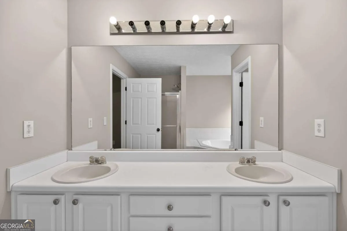 3301 Connie Way — photo 17 of 54