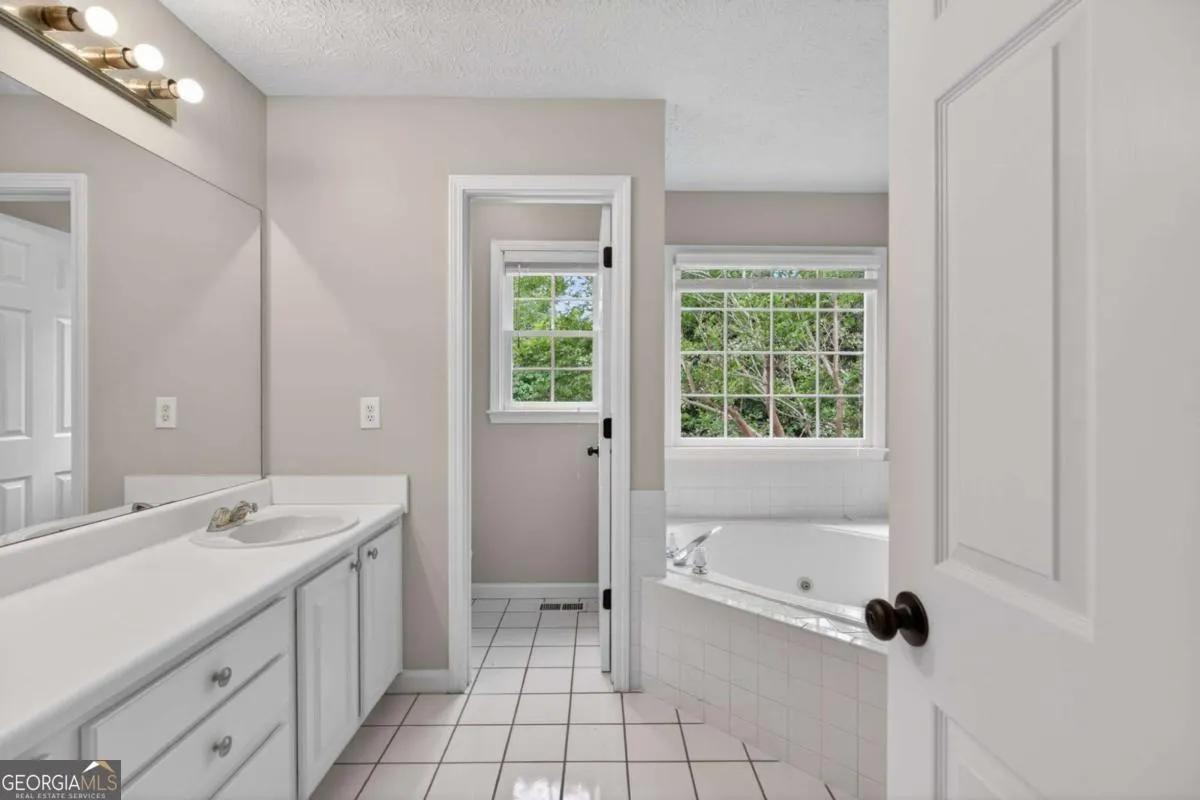 3301 Connie Way — photo 16 of 54