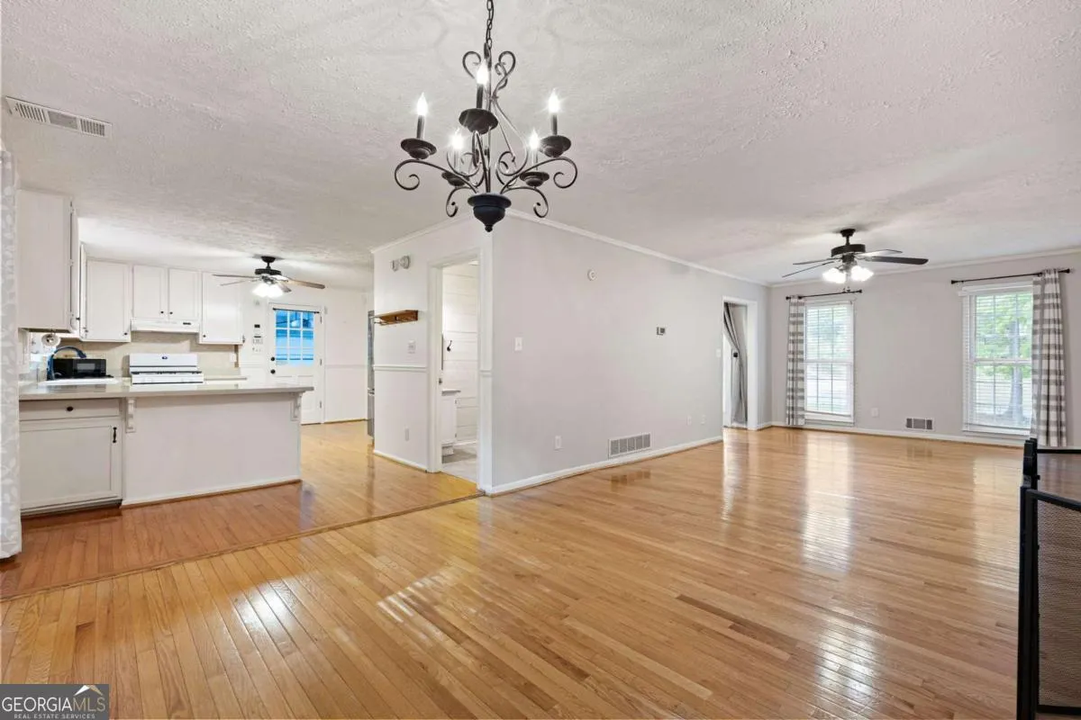 12 Indian Lake Ct — photo 3 of 43