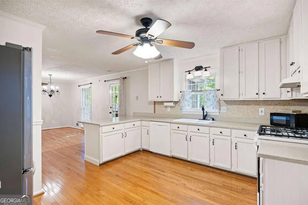 12 Indian Lake Ct — photo 8 of 43