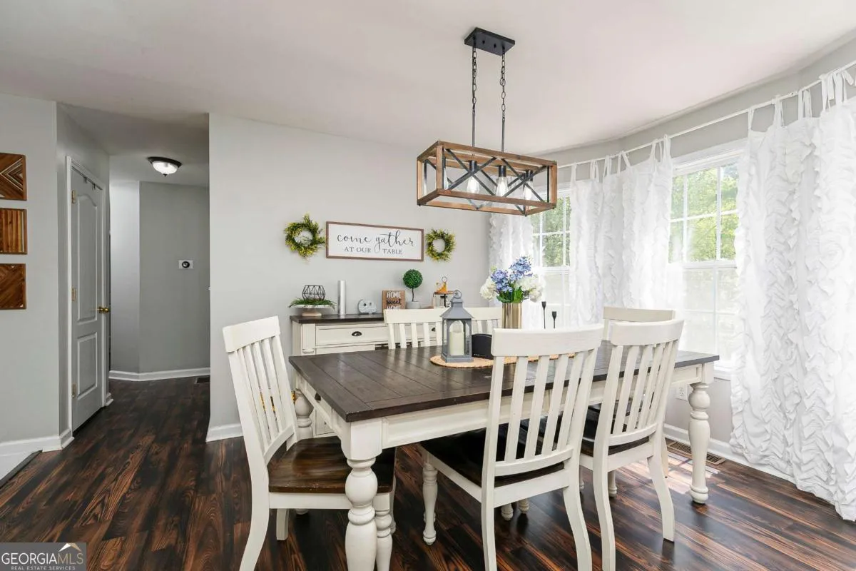 9420 Poole Rd — photo 4 of 40