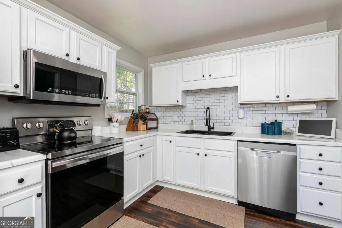 9420 Poole Rd — photo 8 of 40