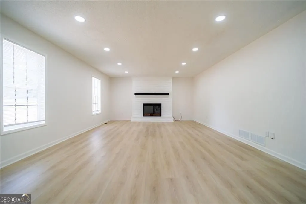 8953 Western Pines Dr — photo 11 of 56