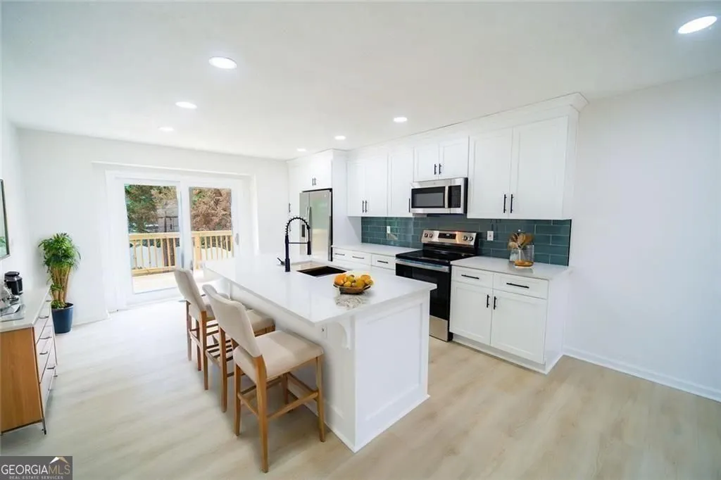 8953 Western Pines Dr — photo 9 of 56