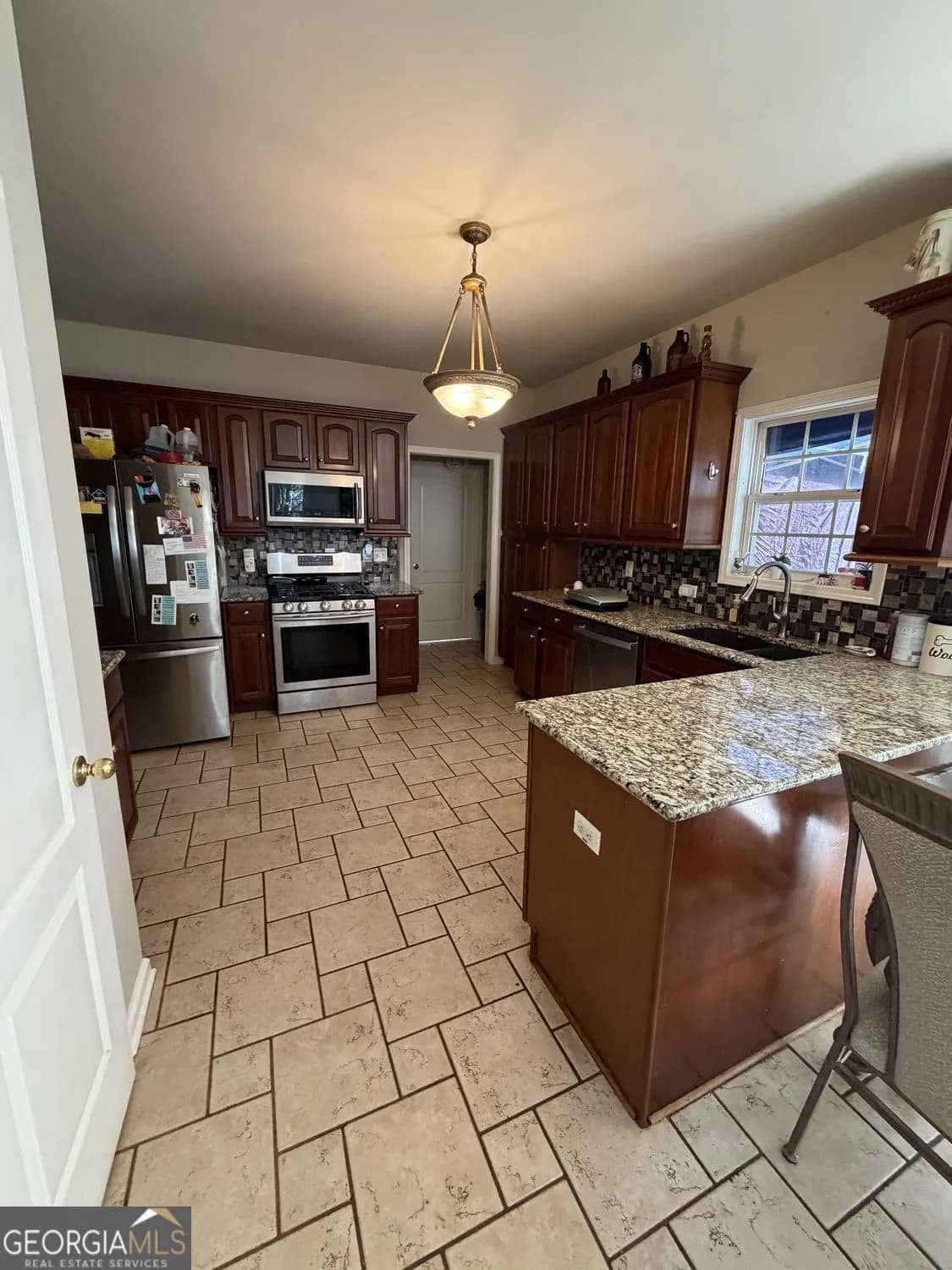 110 Edgewood Dr — photo 5 of 34
