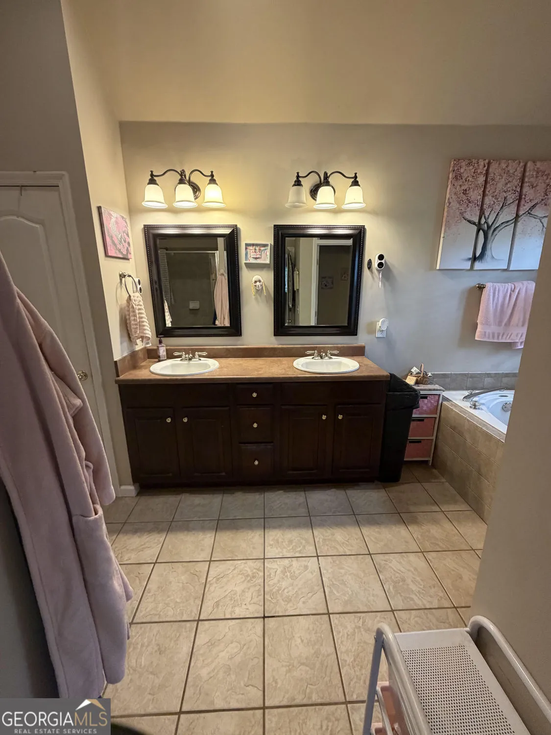 110 Edgewood Dr — photo 11 of 34