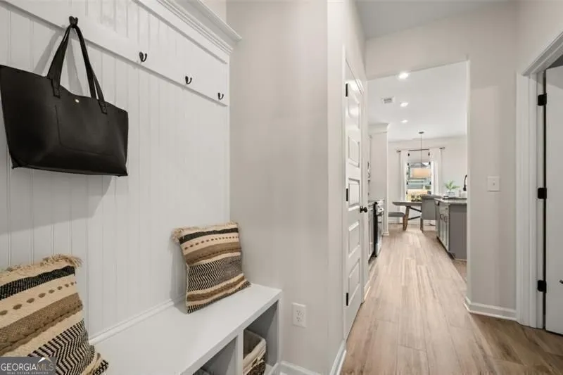 318 Caroline Pl — photo 11 of 37