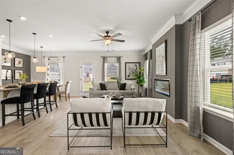 318 Caroline Pl — photo 6 of 37