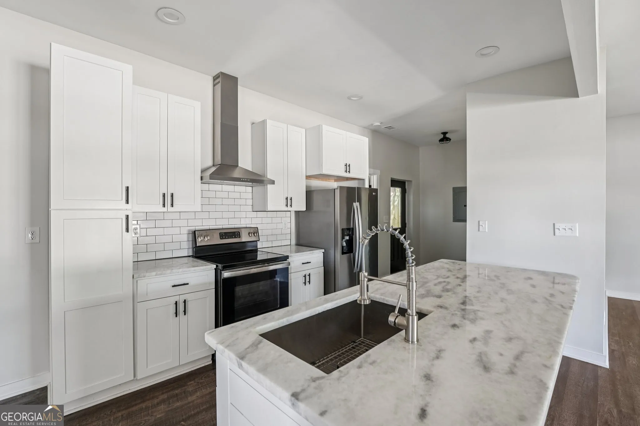 212 Hamilton Ave — photo 12 of 65
