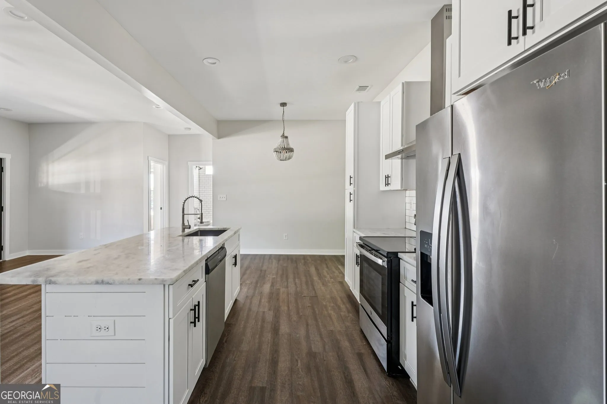 212 Hamilton Ave — photo 10 of 65