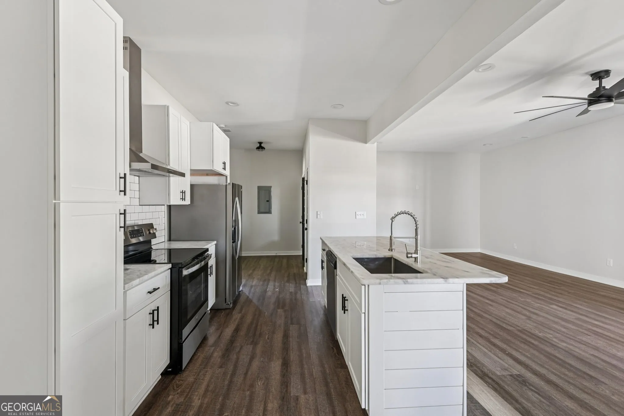 212 Hamilton Ave — photo 8 of 65