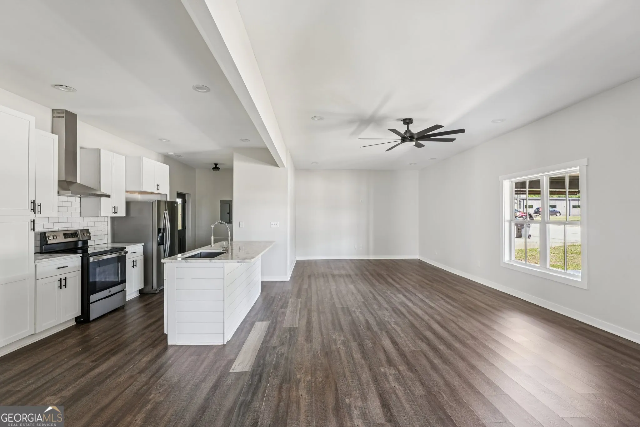 212 Hamilton Ave — photo 4 of 65