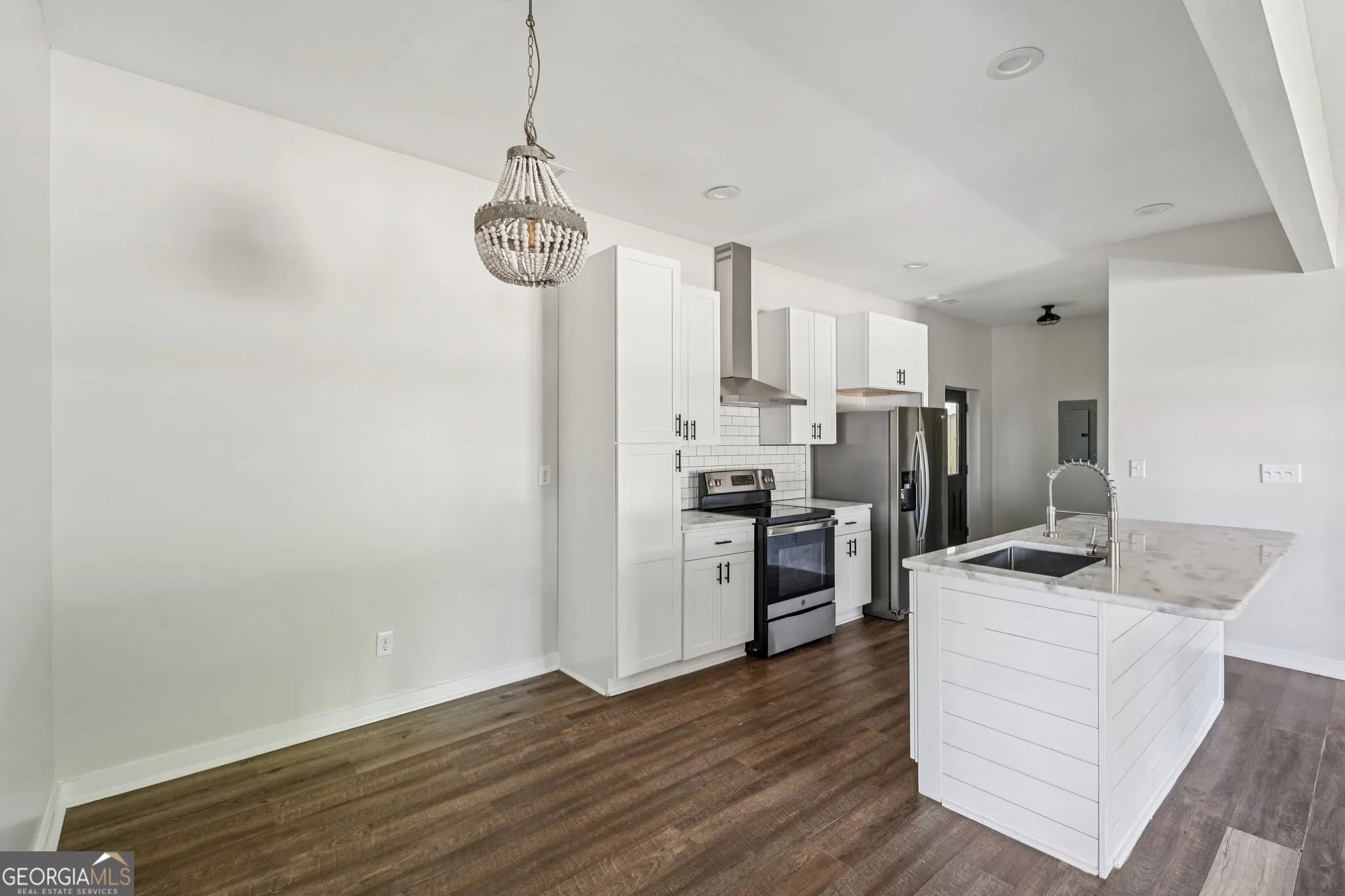 212 Hamilton Ave — photo 11 of 65
