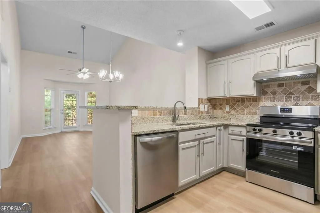 184 Darby's Crossing Ct — photo 11 of 35