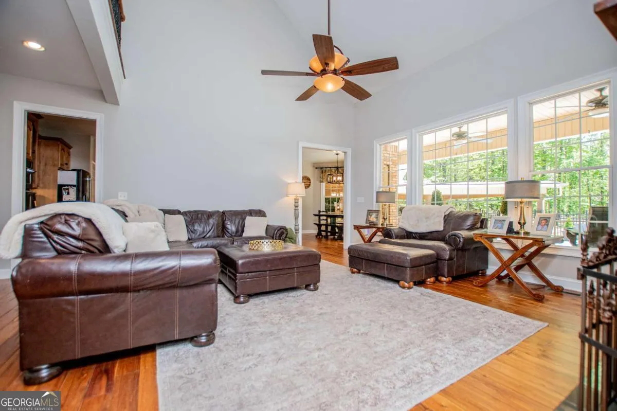 39 Cambridge Ln — photo 15 of 100