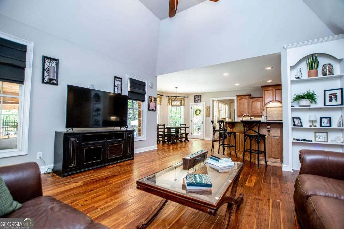39 Cambridge Ln — photo 18 of 100