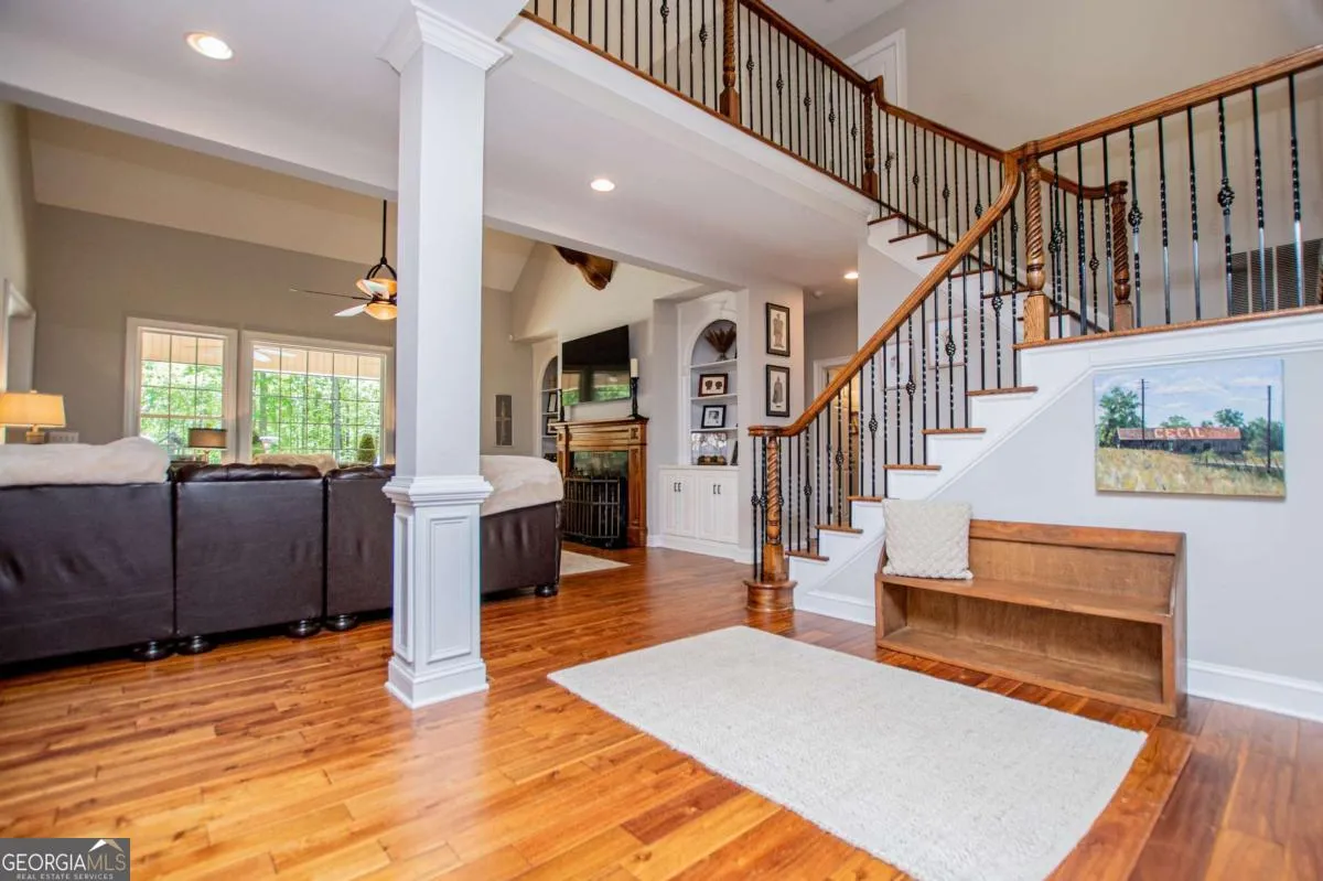 39 Cambridge Ln — photo 10 of 100